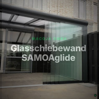 Glasschiebewand SAMOAglide, 10 mm ESG klar, Höhe 2,0 bis 2,3 m, 4-spurig – Clean Showcase